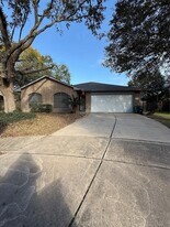 5026 Tealgate Dr in Spring, TX - Building Photo