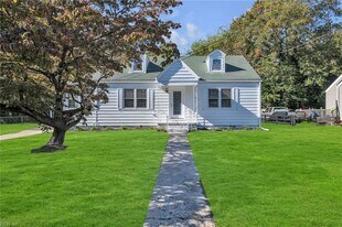 1345 E Norcova Dr in Norfolk, VA - Building Photo