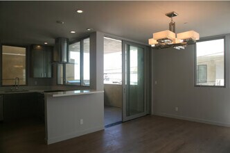 310 16th Pl in Manhattan Beach, CA - Building Photo - Building Photo