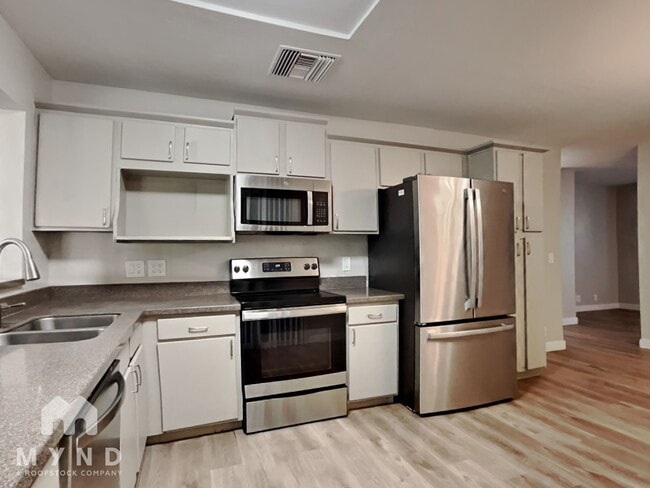 property at 1116 W Dunbar Dr