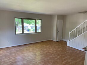 5358 Pooks Hill Rd in Bethesda, MD - Building Photo - Building Photo