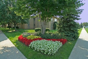 Dearborn West in Dearborn Heights, MI - Building Photo