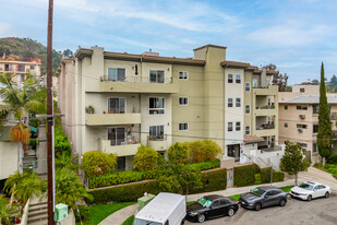 7249 Franklin Ave in Los Angeles, CA - Foto de edificio - Building Photo