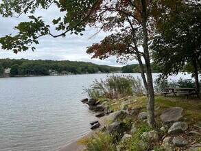 16 Crestwood Rd in Coventry, CT - Building Photo - Building Photo