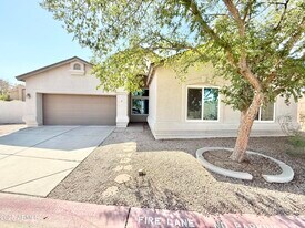 1822 S 39th St in Mesa, AZ - Building Photo