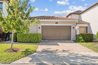 6913 Vista Hermosa Dr in Melbourne, FL - Foto de edificio - Building Photo