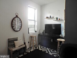 958 N 2nd St-Unit -2ND FLR in Philadelphia, PA - Foto de edificio - Building Photo