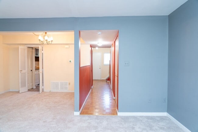 1054 Cheshire Ct in Charlottesville, VA - Building Photo - Building Photo