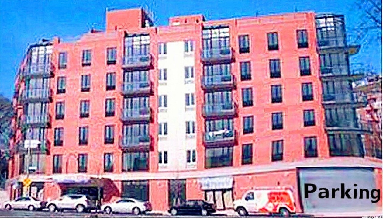 60-70-70 Woodhaven Blvd in Queens, NY - Building Photo