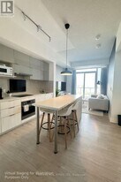 18 Rouge Valley Dr W in Markham, ON - Building Photo