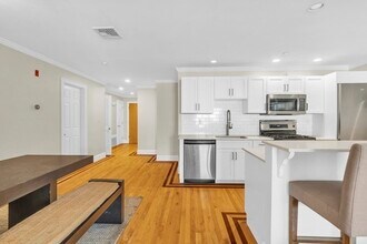 39 Dorchester St in Boston, MA - Building Photo - Building Photo