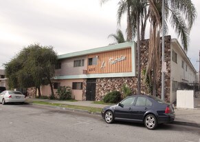 La Fontaine in Huntington Park, CA - Building Photo