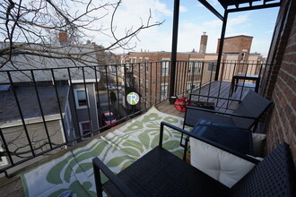 15 Quint Ave in Boston, MA - Foto de edificio - Building Photo