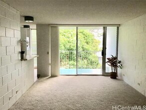 647 Kunawai Ln in Honolulu, HI - Building Photo - Building Photo