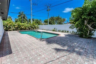 1110 S 14th Ave in Hollywood, FL - Building Photo - Building Photo
