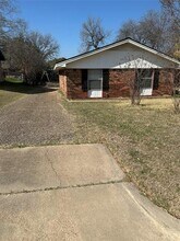 8901 Panther Dr in Waco, TX - Building Photo - Building Photo