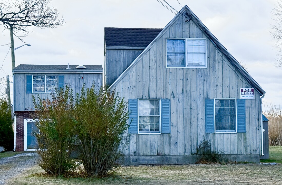 1070 Reef Rd in Fairfield, CT - Building Photo