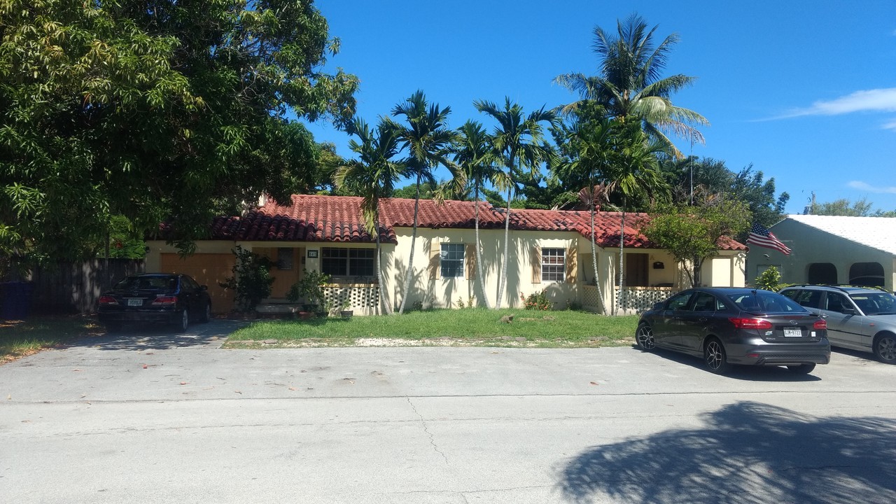 548 NE 9th Ave in Fort Lauderdale, FL - Building Photo