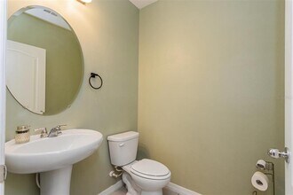 2470 Valhalla Dr in Tavares, FL - Building Photo - Building Photo