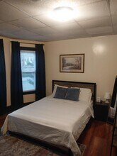 1656 N Shore Rd, Unit 1 in Revere, MA - Foto de edificio - Building Photo