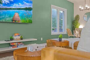 115 Tuliptree Rd in Thorold, ON - Building Photo