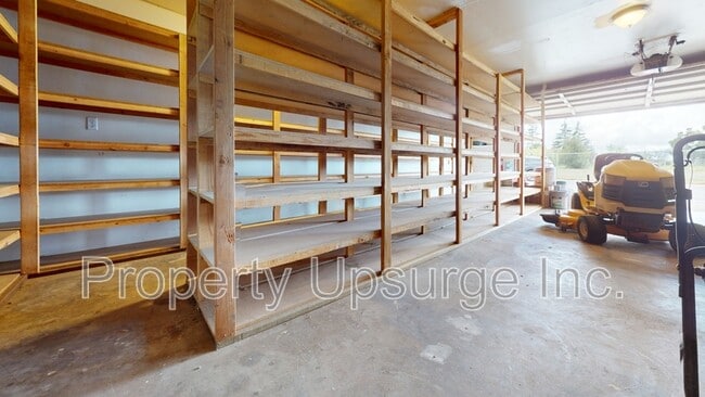 735 Kimball Rd in Red Bluff, CA - Building Photo - Building Photo