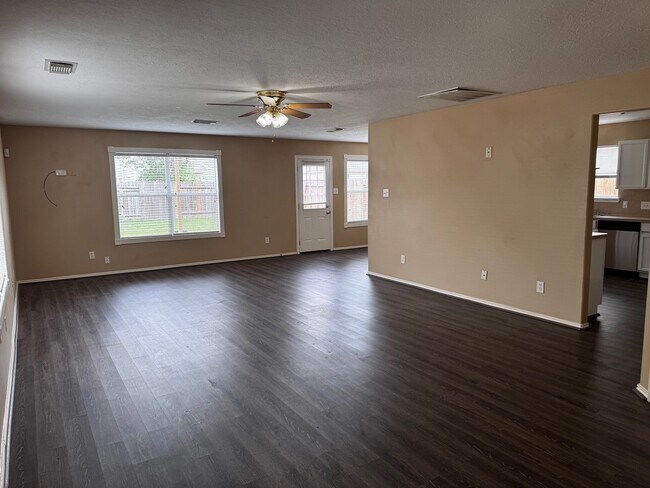 1411 Hallcroft Ln in Houston, TX - Building Photo - Building Photo