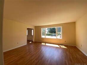 170 Astoria Ave in Bridgeport, CT - Building Photo - Building Photo