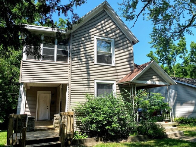 property at 1557-1559 Forrest Ave NE