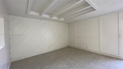 918 SW 74th Ave in North Lauderdale, FL - Building Photo - Building Photo