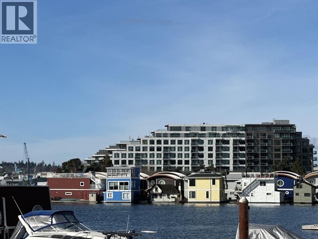 property at 755 Harbourside Dr