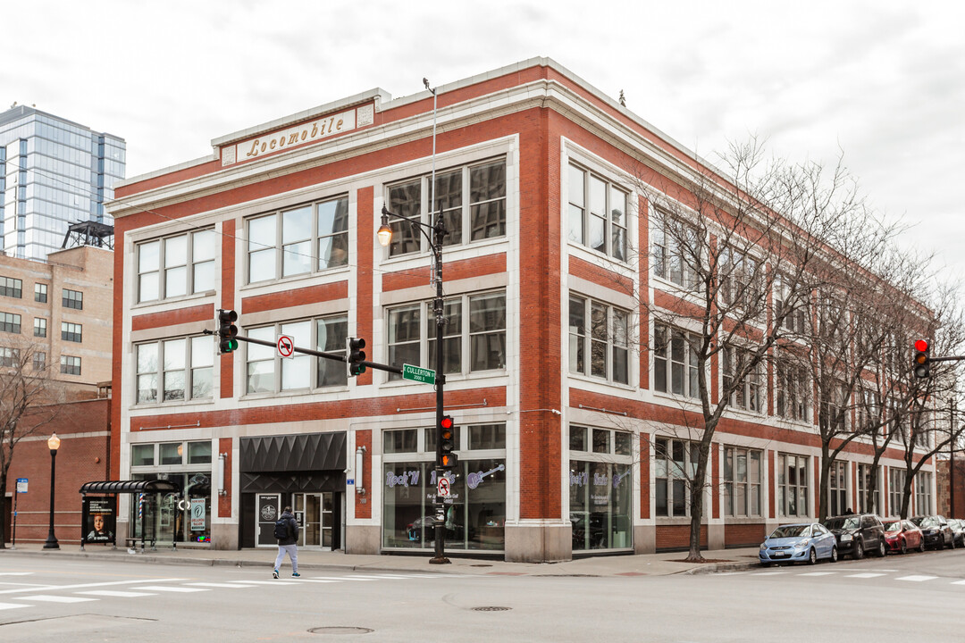 2000 S Michigan Ave in Chicago, IL - Building Photo