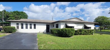 2901 NW 187th St in Miami Gardens, FL - Building Photo - Building Photo