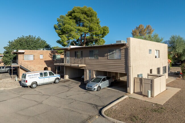 The Meadows Townhomes in Tucson, AZ - Building Photo - Building Photo