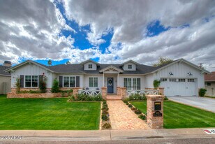 4535 E Calle Ventura in Phoenix, AZ - Building Photo