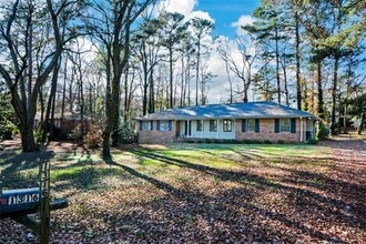 1316 White Oak St SE in Conyers, GA - Building Photo - Building Photo