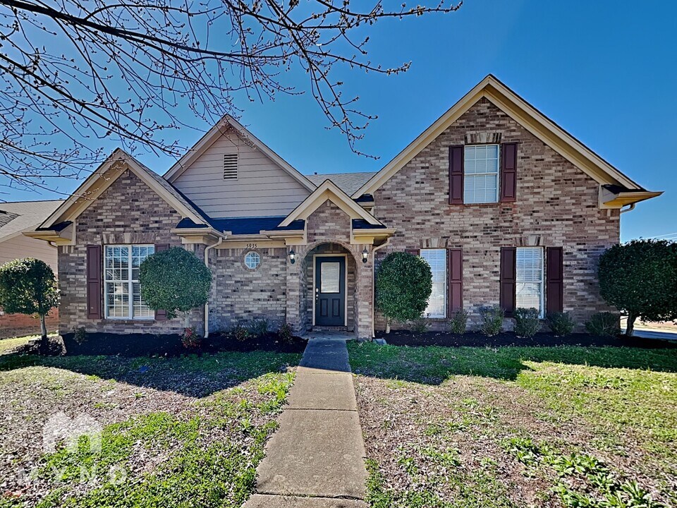 5935 Tommy Joe Dr in Southaven, MS - Building Photo