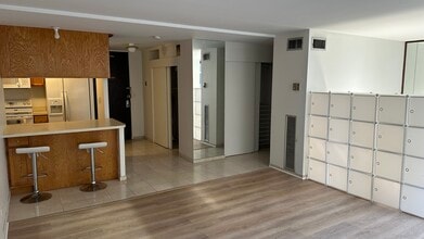 233 E Erie St, Unit 1908 in Chicago, IL - Foto de edificio - Building Photo