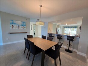 185 NE Edgewater Dr in Stuart, FL - Building Photo - Building Photo