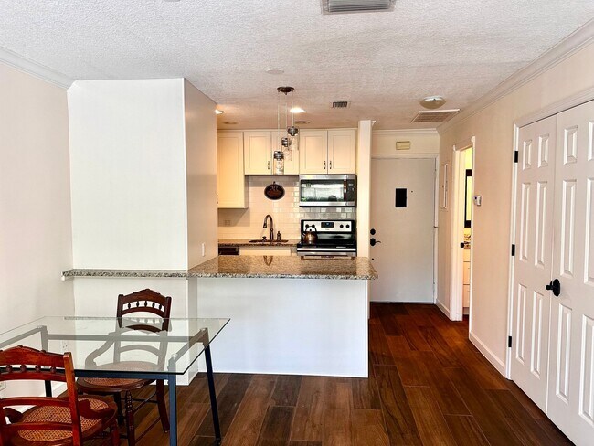1815 Robalo Dr, Unit C201 in Vero Beach, FL - Foto de edificio - Building Photo