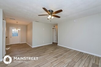 2141 23rd St SW in Largo, FL - Foto de edificio - Building Photo