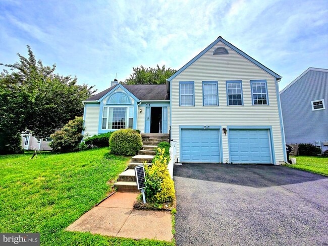 13709 Southernwood Ct in Chantilly, VA - Building Photo - Building Photo