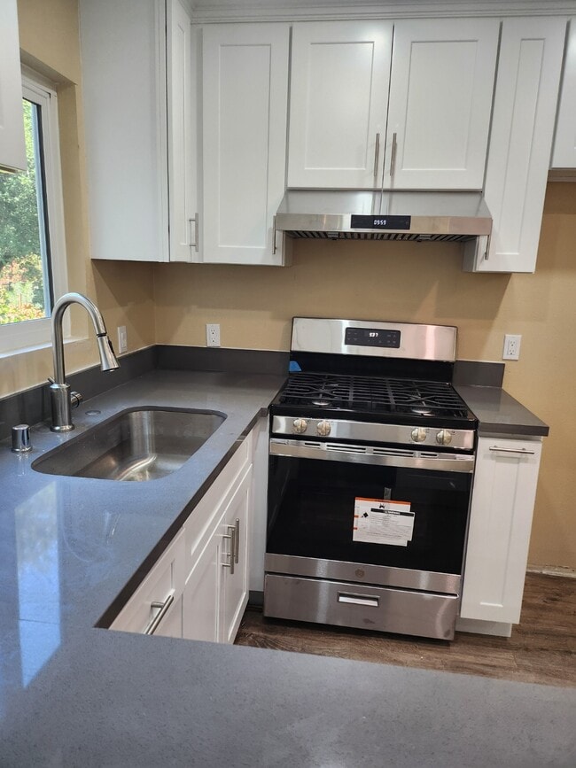 1030 E Palmer Ave, Unit # 7 in Glendale, CA - Foto de edificio - Building Photo