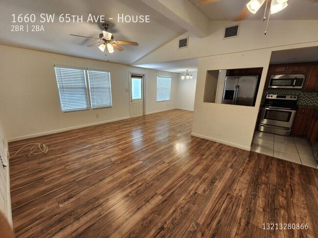 1660 SW 65th Ave in Boca Raton, FL - Building Photo - Building Photo