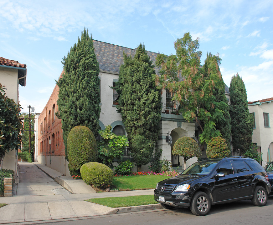 437 S Cloverdale Ave in Los Angeles, CA - Building Photo