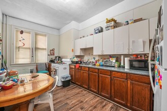 397 Baldwin Ave in Jersey City, NJ - Building Photo - Interior Photo