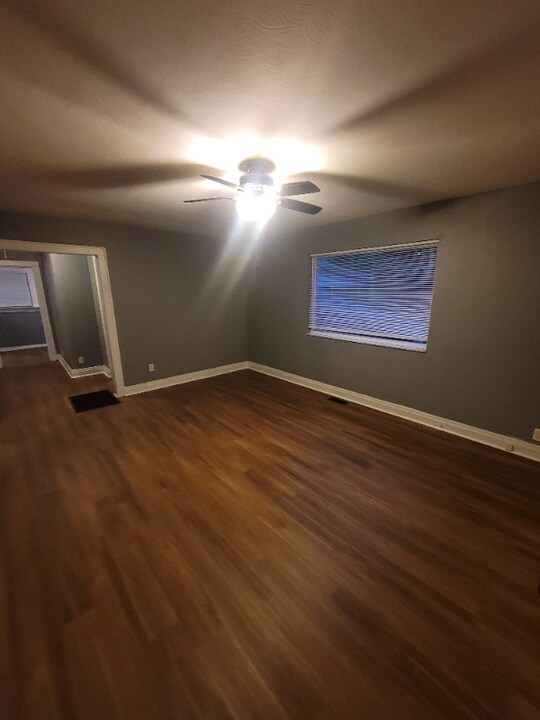 1068 Willow Dr in Charleston, WV - Building Photo