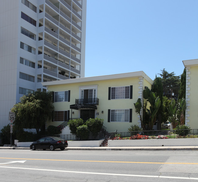 Doheny Drive Apartments in West Hollywood, CA - Building Photo - Building Photo