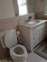 215 Spring Water Ln, Unit Bedroom Suite in New Canaan, CT - Building Photo - Building Photo