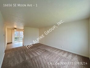 16656 SE Moon Ave in Milwaukie, OR - Building Photo - Building Photo